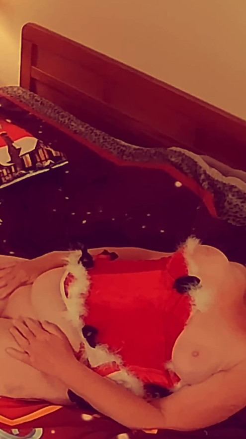 Granny Carmen Claus: My Favorite Christmas Fuck & Creampie 11 27 2024 CAMS15M | Clip 2