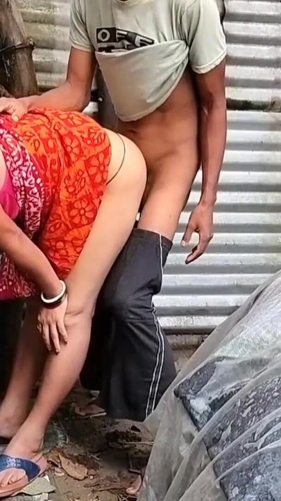 Detik kuat dari "Awek Desi Kampung Tempatan berkongkek tegar di luar rumah"
