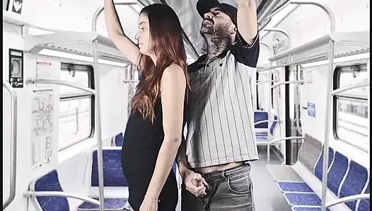 Oh hayır hayır trende üstüme boşaldı