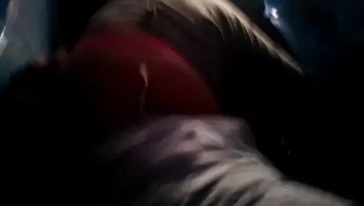 Partiden sonra yengem evime gelip kıçımı sevmek istiyor