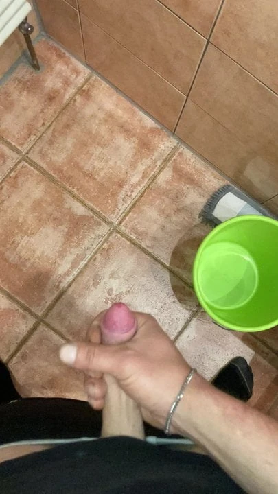 Quick masturbation before Work