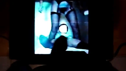amico anonimo si sega e sborra su mia moglie