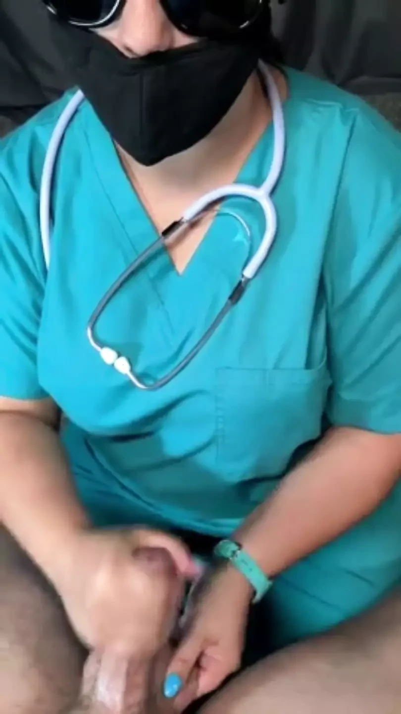 Ich habe eine spermabank in Kalifornien mit einer krankenschwester gefunden, die mir hilft und sich bei mir bedankt hat