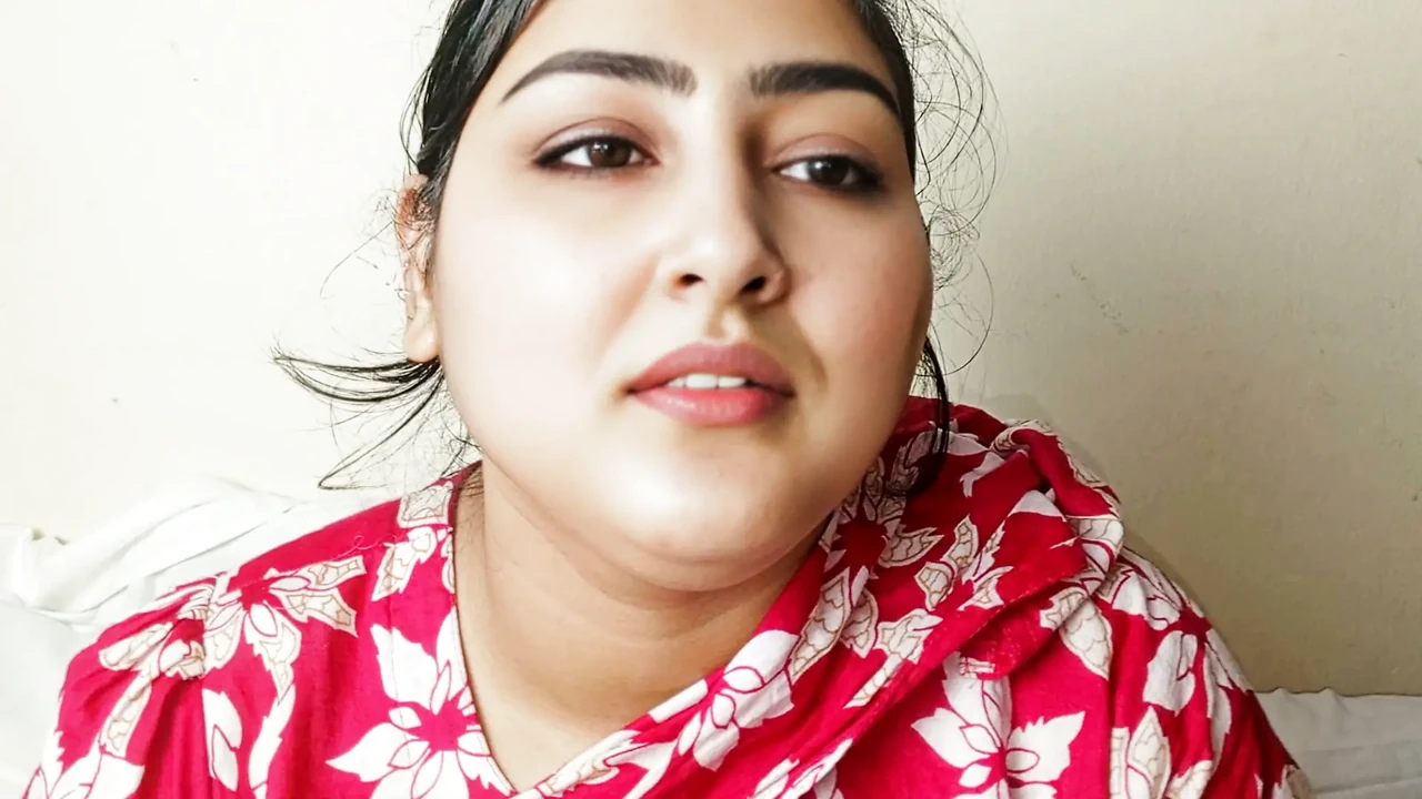 Real Bangladeshi Couple Chat & Play &ndash; Big Ass & Pussy Spreading Closeup Tease