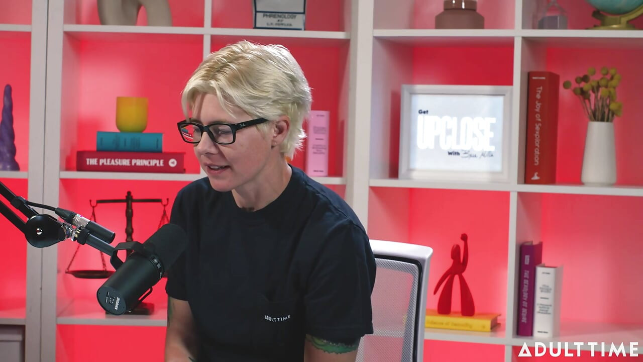 Octavia Red: Raste hrišćanski i gej porno - podcast za odrasle