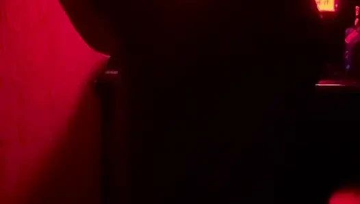 Kırmızı odada yoğun Romalı seks döllenmeye yol açıyor