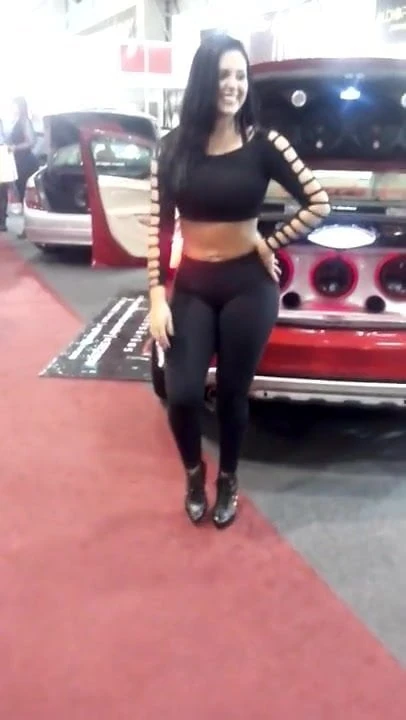 Morena gostosa salao de carros.cum tributte..