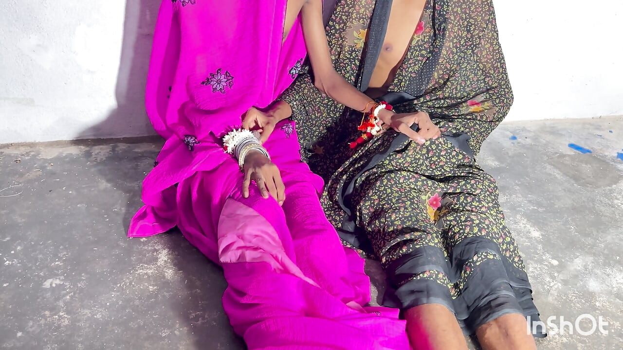 पूरे आनंद के साथ कमरे में देसी किन्नर मास्टरबेशन