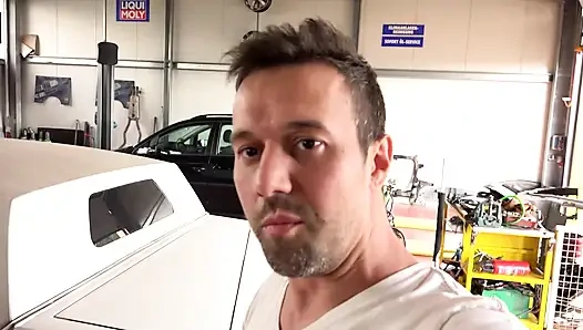 Teksas Patti Çifte Penetrasyon Garajda Ve Banyoda Grup Seks