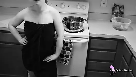 Amy Quinn - Dinner isn't ready