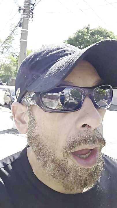 Cheiradasso presumiendo de Jebona en la calle