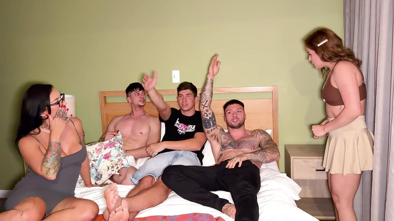 We Do a Gangbang with Double Penetration to My Friend Soca Numa in Front of My Girlfriend Because She Is Toxic