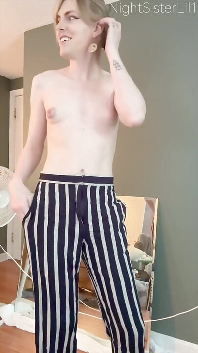 מאחורי הקלעים, חשפנות מתגרה עם נייסיסטרליל1