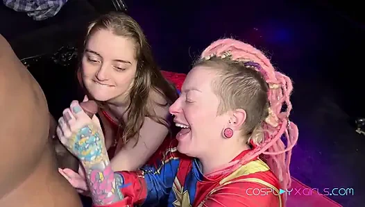 Captain Marvel & Spidergirl Gangbang