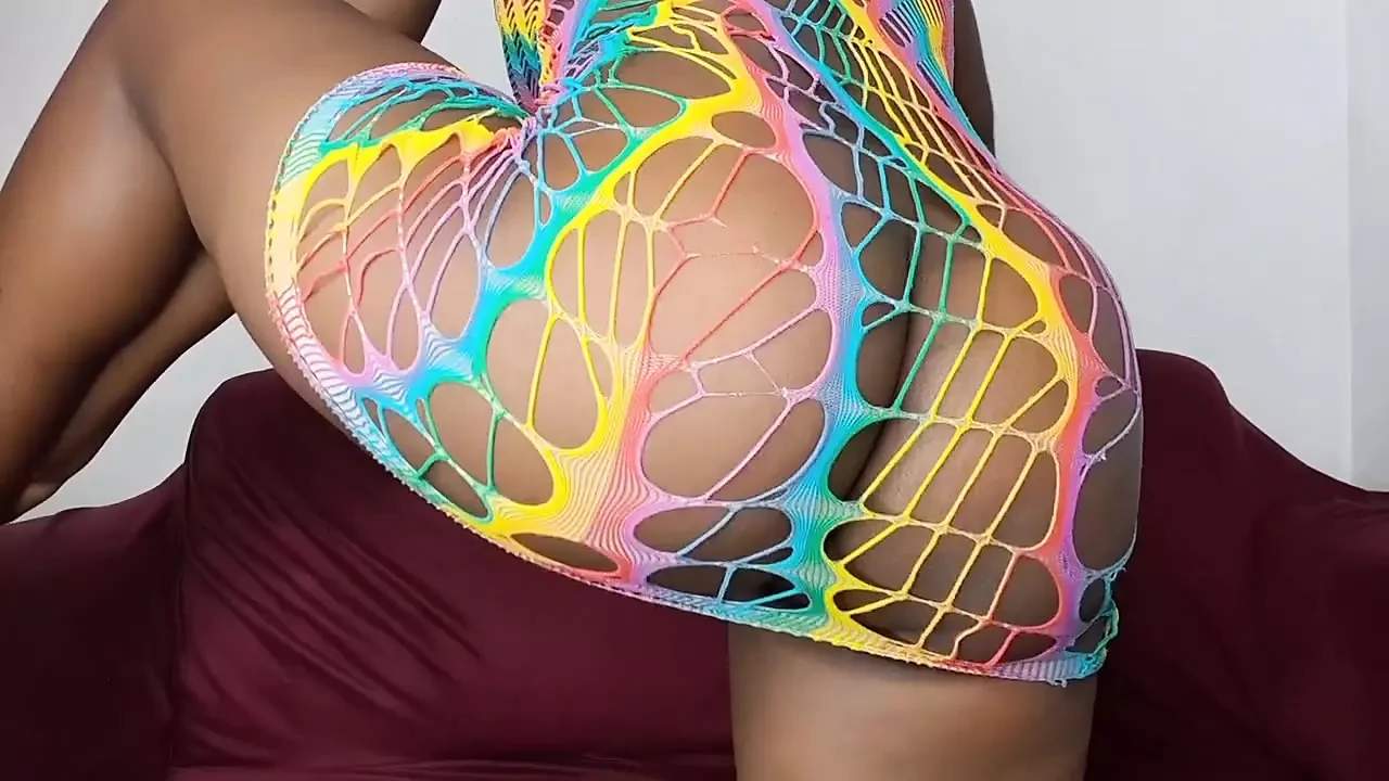 Ebony Teen Caught Twerking and Takes Daddies Dick in Her Pussy