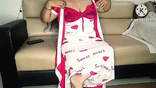 PIZZA MAN FUCK HOT BHABHI IN HINDI AUDIO.