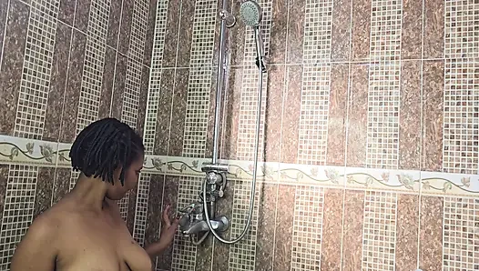 VIDEO LENGKAP MASTURBASI MEMEKNYA DI KAMAR MANDI