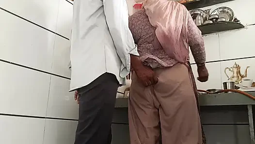 Rasoi mein bhabhi ji ke sath masti
