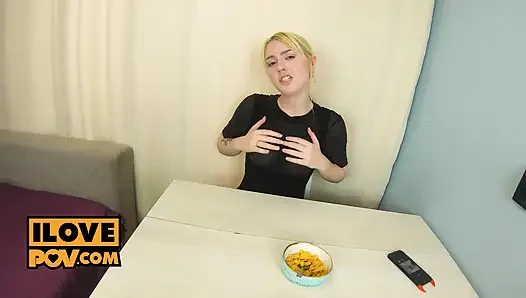 Ein POV-tittenfick und handie in der dusche mit gespenstischem boogie