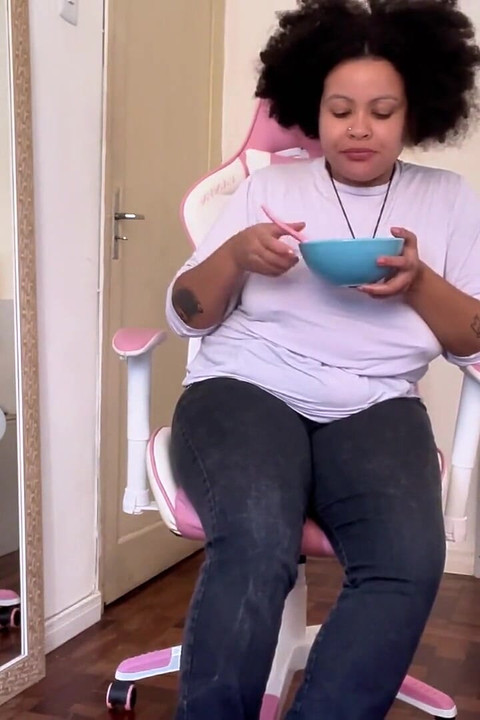 BBW Eating and P Farting While BF Is Watching and Annoying