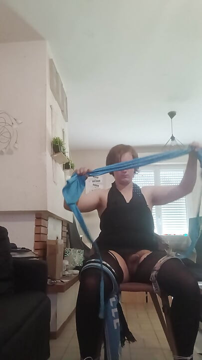 Self bondage, cumshot