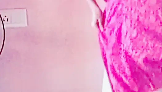 Büyük memeli evli eski kız arkadaşım elbisesini değiştiriyor videosunu gönderdi