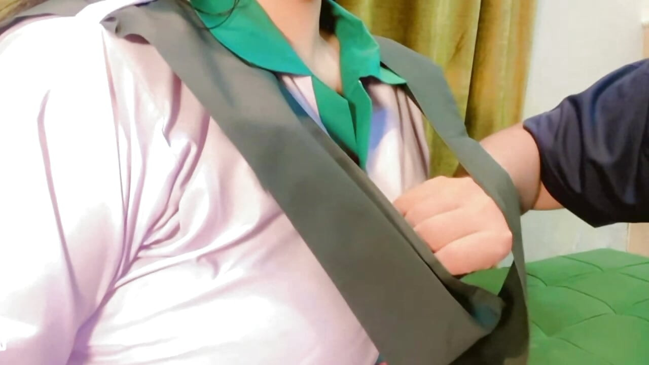 Mere skool ke prinsipal ne mujhe aaj apne karyalay men bulaya aur mujhe choda aur meri pariksha men viphal rahne ke lie saja ke roop men meri choot chata .