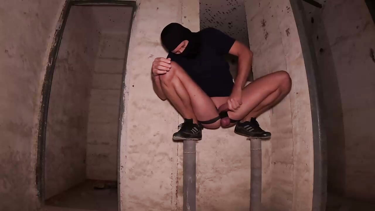 Horny Urbex Masturbation