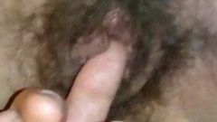 Finger hairy pussy