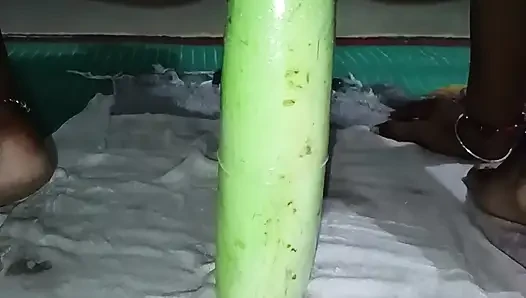 Bhabhi Ne jabardast louki chut me dala