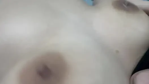 Мои сиськи полны молока