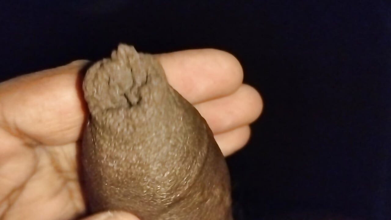 My neighbour aunty navel made me cum