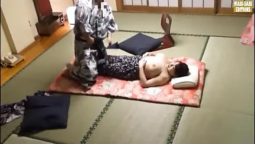 Соблазнение после закрытия: сотрудницу спа сняли на видео во время частной сессии в комнате - сцена 2