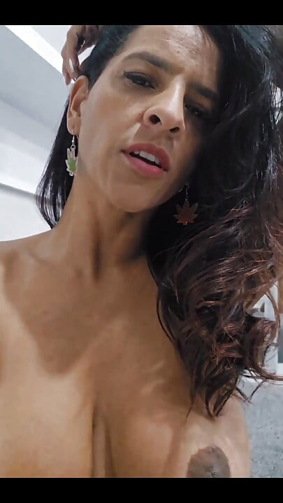 Come Play with Me, I Love Showing off and Having Fun with You!