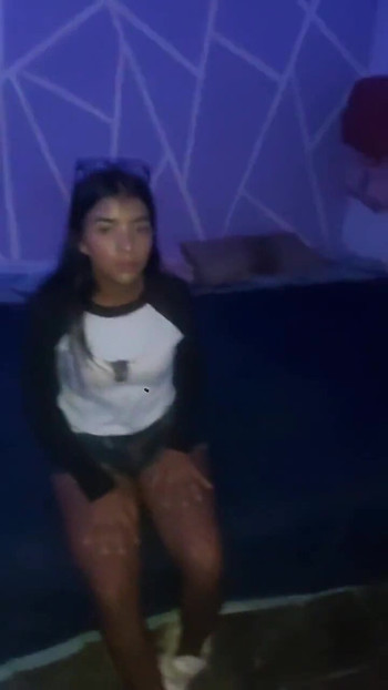 Nezaobilazan trenutak iz filma "Ja sam 19-godišnja nepoznata žena - Angelhotmex"