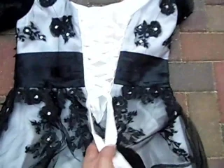 das Abendkleid meiner Bekannten