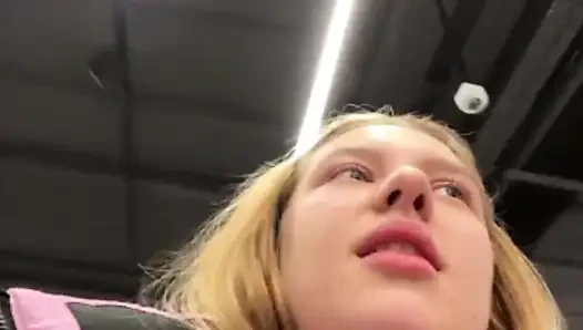 Extreme cumming in the locker room with jucielussie