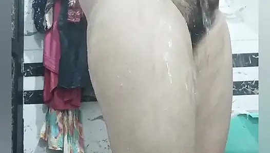 Priya si kakak ipar india lagi asik pamer mekinya