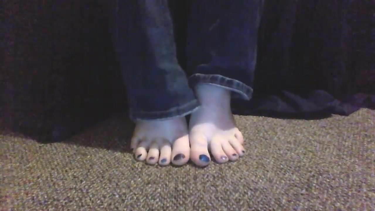 Feet Jerk off Challenge (Pose Edition)