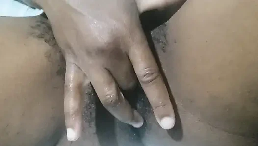 Tante seksi ini dientot habis-habisan sambil menggoda!