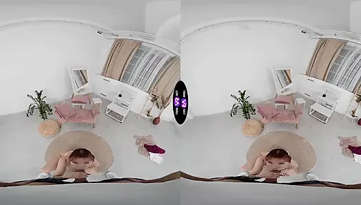 Azgın Lilly Mays deneyimsizliğini itiraf ediyor ve sonra memelerini azdırdıktan sonra yarağına biniyor - teenmegaworld