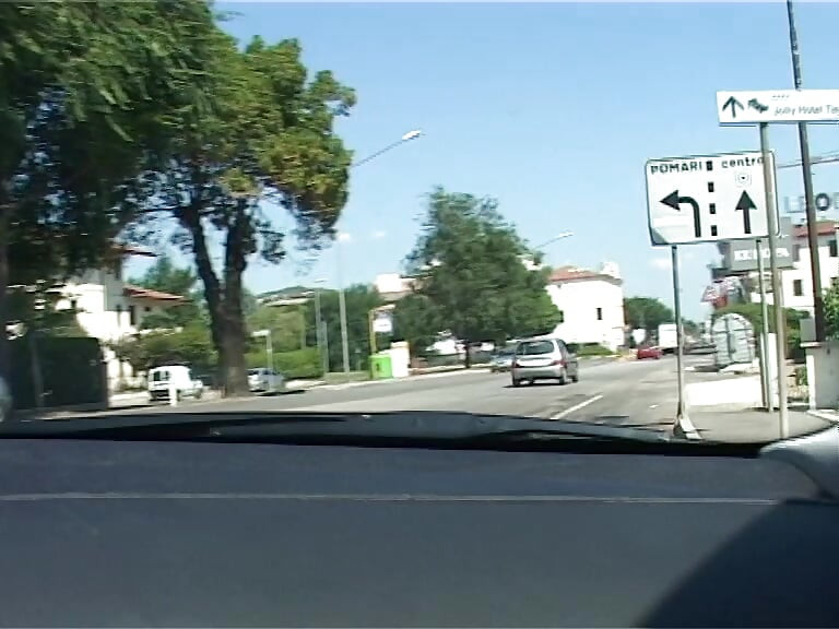 Schöne italienische milf mag es, jungs zu ficken und doppelpenetration zu bekommen