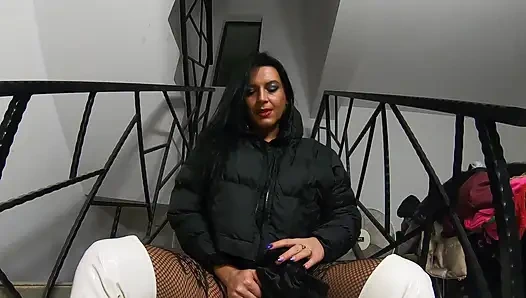 Фетиш пуховиков на лестнице, блестящие сапоги, чулок для тела Чувственное прикосновение 317