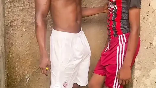 Üvey oğlumu annesiyle boşandıktan sonra ziyaret etti