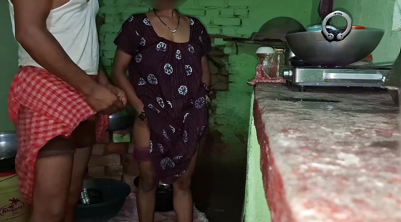 Casal indiano quente faz sexo com esposa sexy