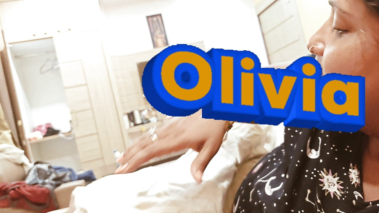 Indyjski Bhabhi Niewolnik Olivia długie włosy Głębokie gardło Obciąganie twarz jebanie z eksploding wytrysk z cum na usta i twarzy spust szorstki