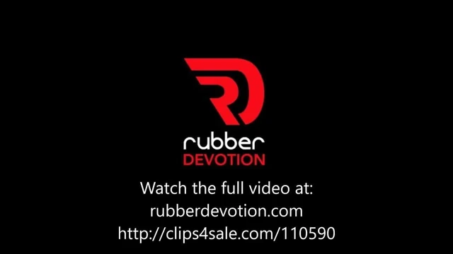 Rubberpussy fucked in bathroom