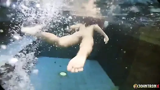 Johntronx - berenang dan ngentot bareng-bareng di kolam renang