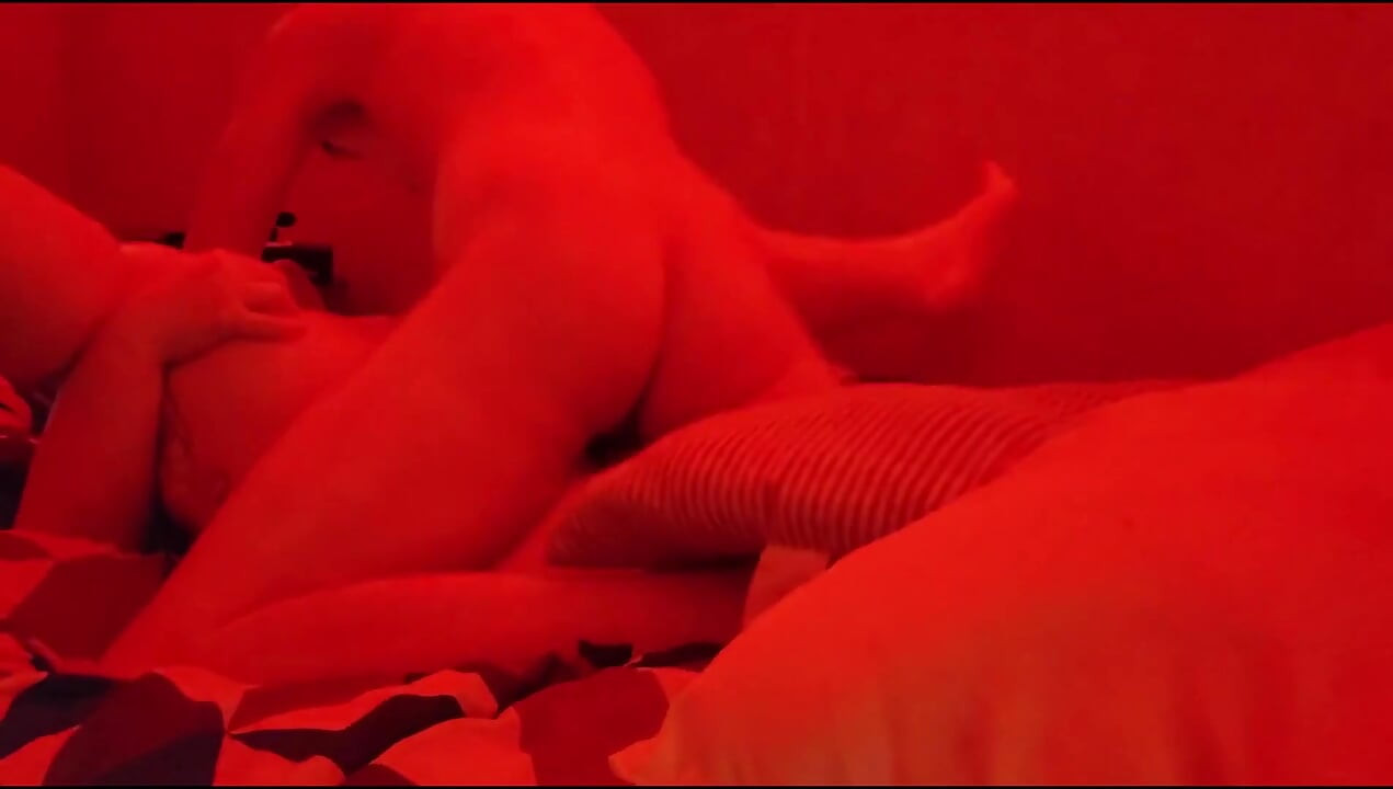 Blowing a Load on Curvy BBW Slut