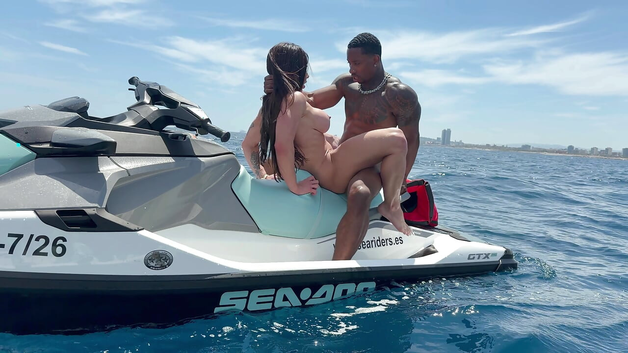 Chorros duro en una moto de agua - Luiza Marcato y Jesus Reyes